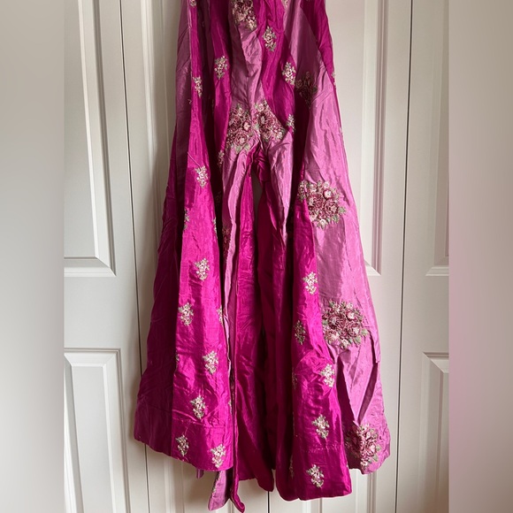 Pakistani Designer Green Silk Kurta Sharara Size M | Floral Embroidered Formal - Picture 6 of 7